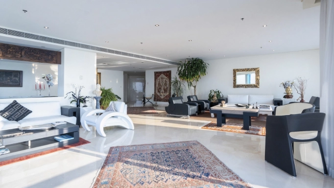 Luxurious 3-bedroom apartment in Al Fattan Marine Towers, Dubai Marina – 379 m², located on the 47th floor with panoramic sea views, priced at AED 12.8 million Maison D'Ahmed