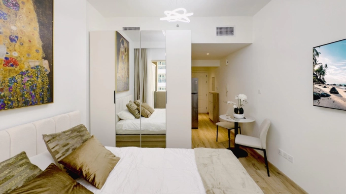 Studio for sale in Dubai Marina – Price AED 899,000, only AED 27,000 per square meter - Maison D'Ahmed