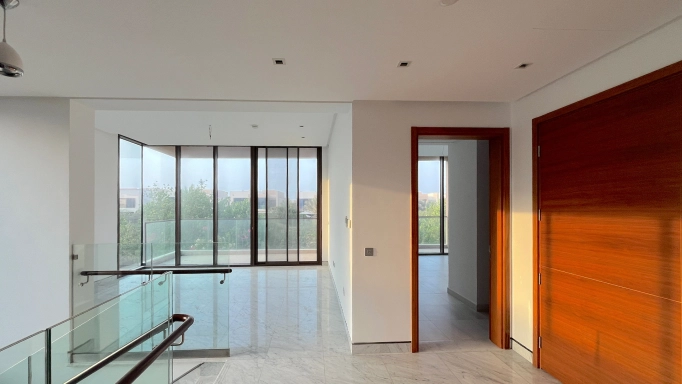 Luxury villa on Saadiyat Island in Hidd Al Saadiyat available for AED 53,000 per month featuring 498 m² area and 6 spacious bedrooms. - Maison D'Ahmed