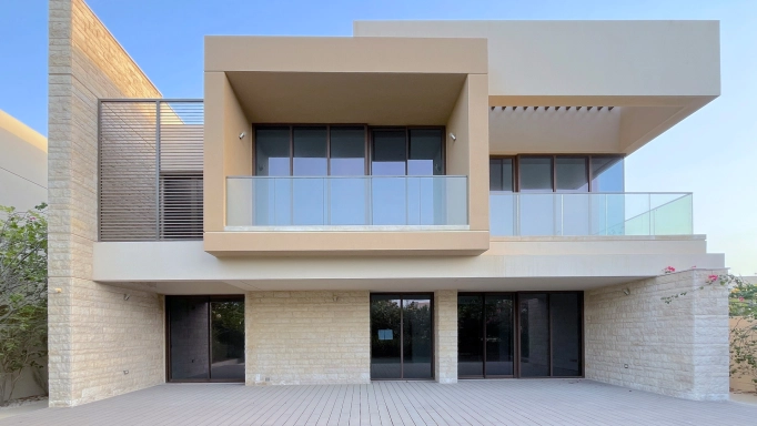 Luxury villa on Saadiyat Island in Hidd Al Saadiyat available for AED 53,000 per month featuring 498 m² area and 6 spacious bedrooms. - Maison D'Ahmed