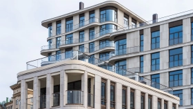  Lavrushinsky House