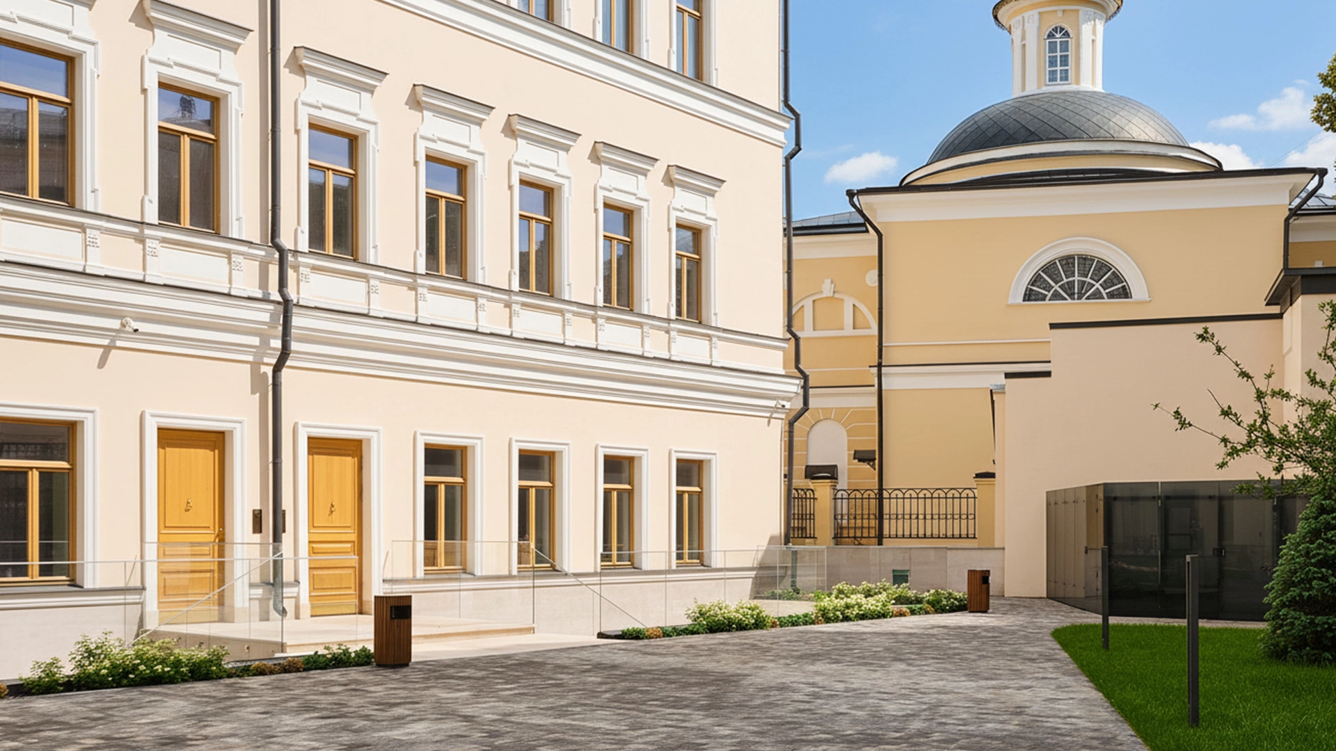 Дом с Атлантами