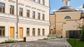 Фотографии инфраструктуры Дом с Атлантами