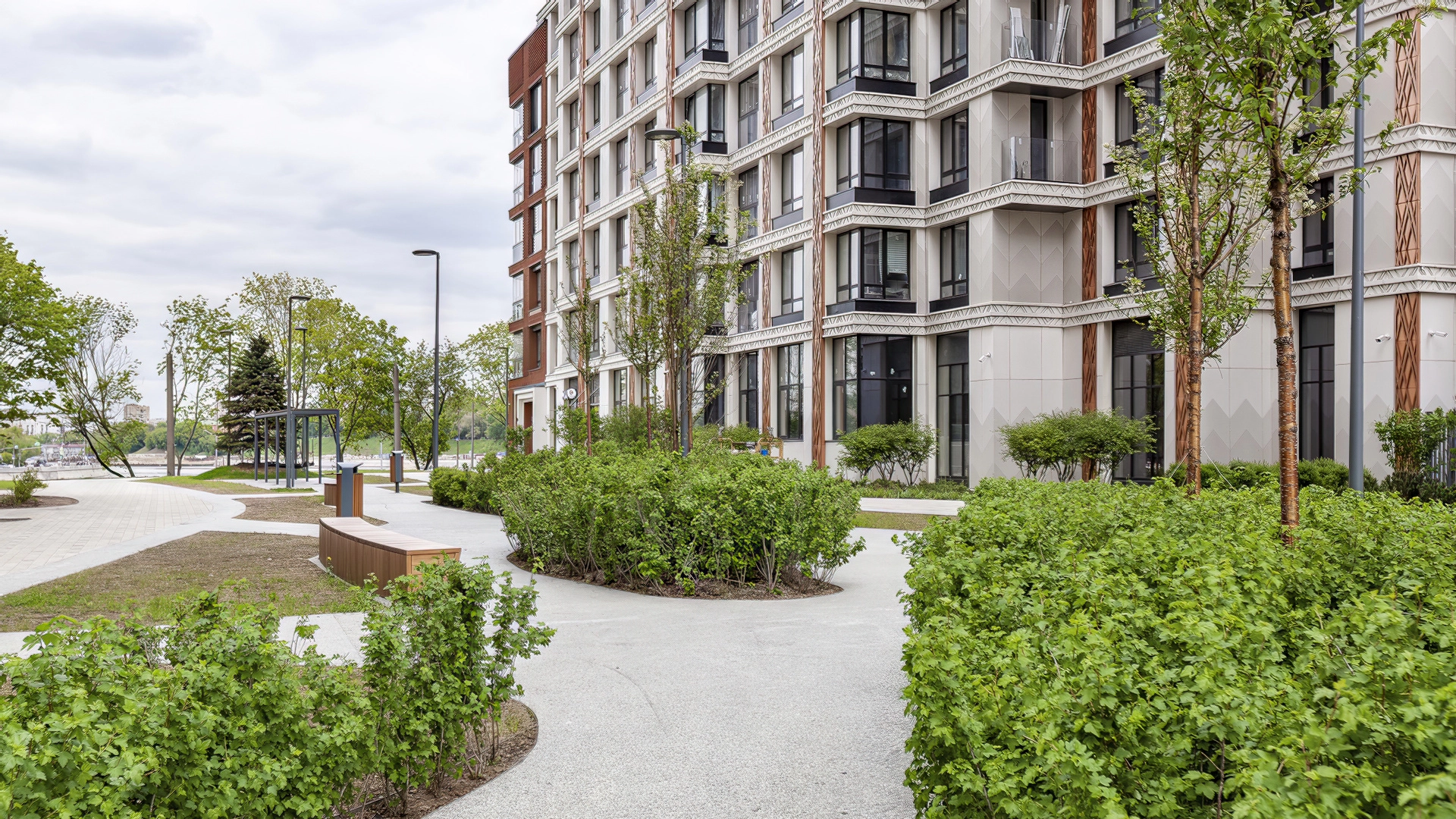 Фотографии приватной территории ЖК RiverSky