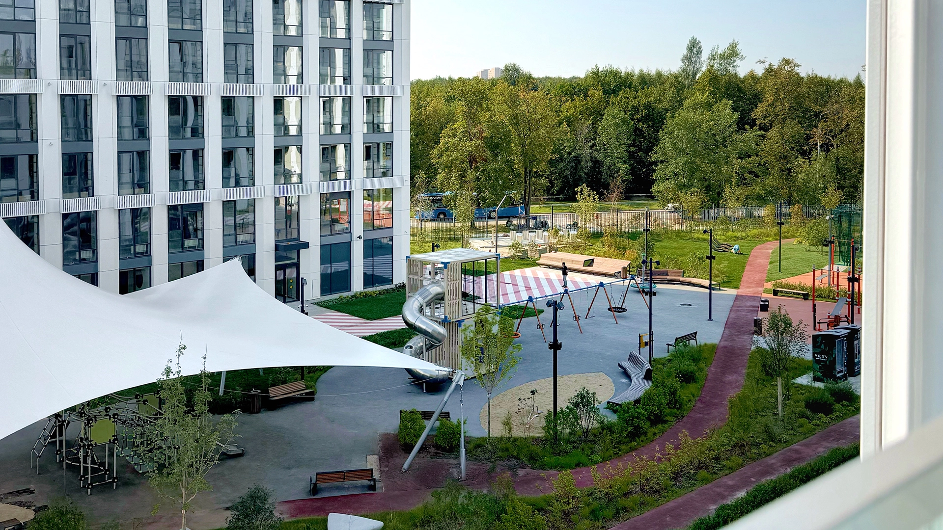 Фотографии приватной территории ЖК VERY