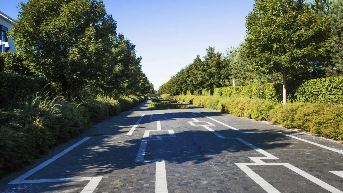 Luxury modern and classic style cottages in the elite Zhukovka 21 village on the banks of the Moscow River.

 - Maison D'Ahmed