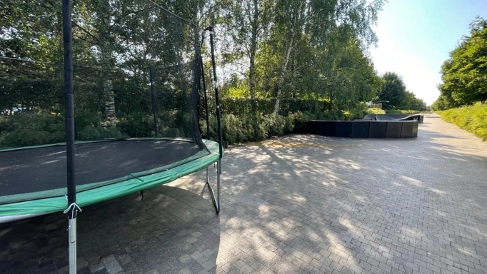 Luxury modern and classic style cottages in the elite Zhukovka 21 village on the banks of the Moscow River.

 - Maison D'Ahmed