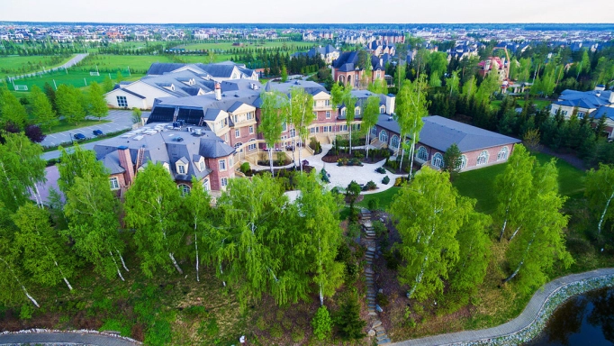 Luxury cottages, plots, and homes for sale in the prestigious Agalarov Estate with expansive green areas and elite amenities.

 - Maison D'Ahmed

