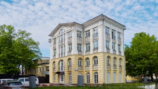Особняк на Космодамианской набережной, 28