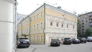 Особняк_0000s_0001_2