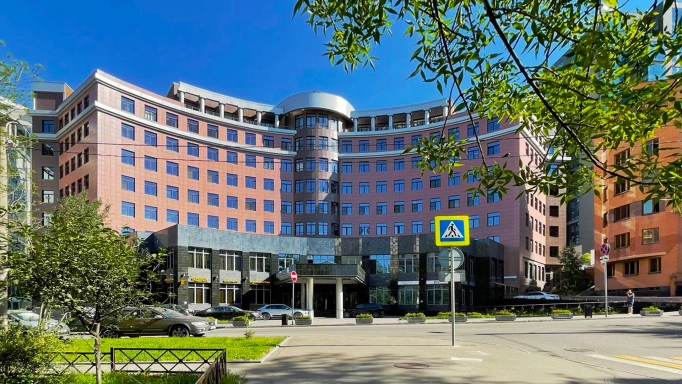 Duplex townhouse in Ealing at Montpelier House, featuring a private landscaped garden and outdoor terrace. 280 square meters area, 4 bedrooms. 16 minutes from Hanger Lane. Price $4,980,000 ($18,000/m²). Available For Sale at Maison D'Ahmed