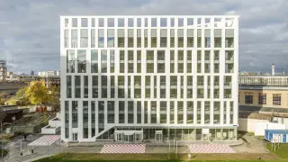 Бизнес-центр на улице Ротмистрова, 10