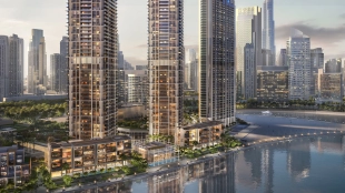 Peninsula Four, The Plaza