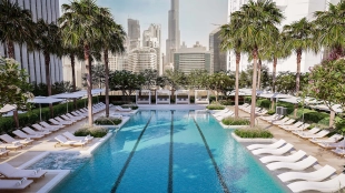 Peninsula Four, The Plaza