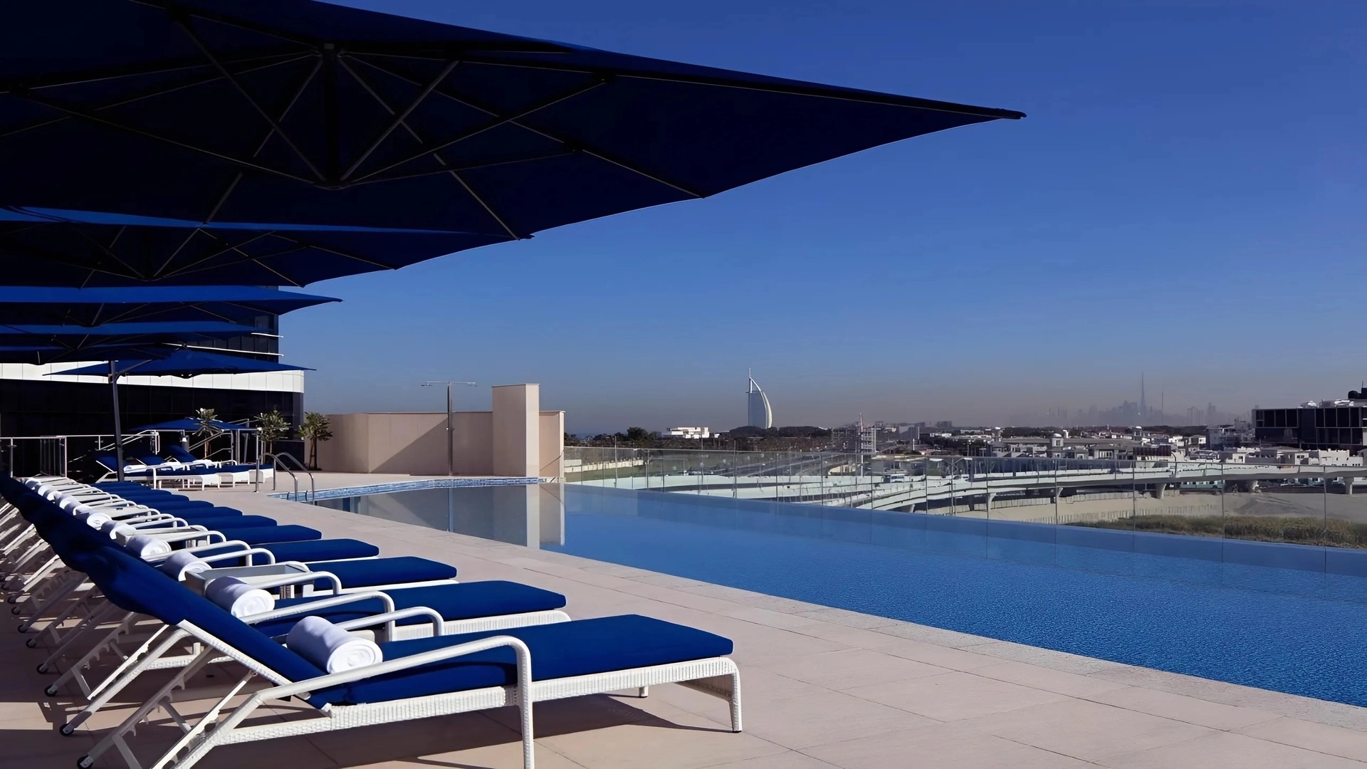 Avani Palm View Dubai Hotel & Suites