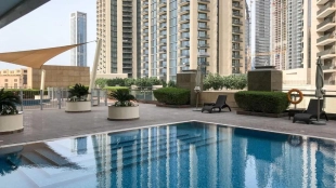8 Boulevard Walk Tower