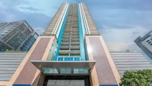 8 Boulevard Walk Tower
