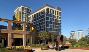 WOW: квартал у реки, поймавший солнце