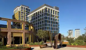 WOW: the neighborhood by the river that caught the sun