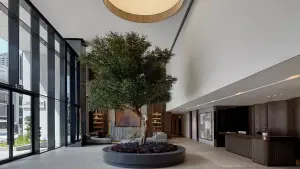 Oxford 212 — a beautiful residential complex in a peculiar neighborhood