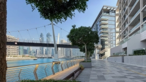 Canal Front – is there life near the canal?