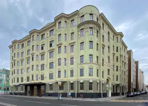 Polyanka 44. Cozy history