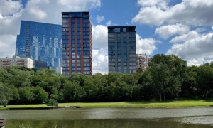 Woods - stylish homes overlooking golf courses