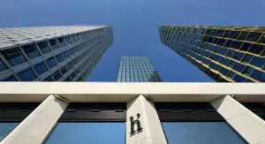 Hide - spectacular skyscrapers in Ramenki near the wildlife preserve