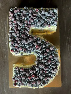 5 years in the company - congratulations to Zina Petrachkova, platinum partner of the company, on her new status