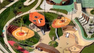 What is the yard-park in the house "Achievement" near VDNKh?