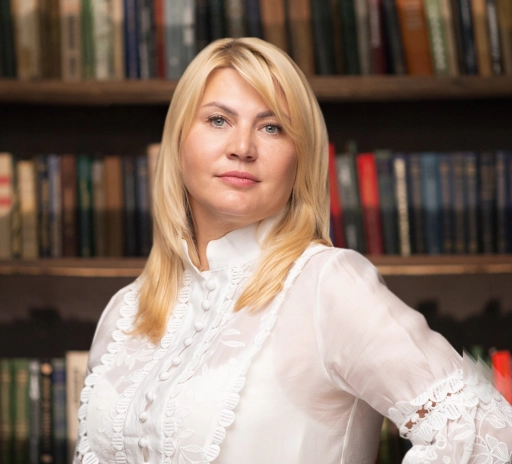 Майя Лутовинова