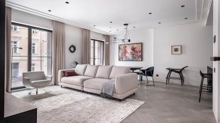 Светлая квартира с дизайнерской отделкой