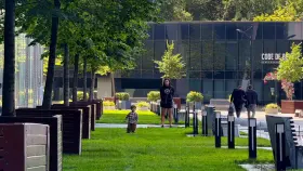 Фотографии приватной территории ЖК Дом на Мосфильмовской