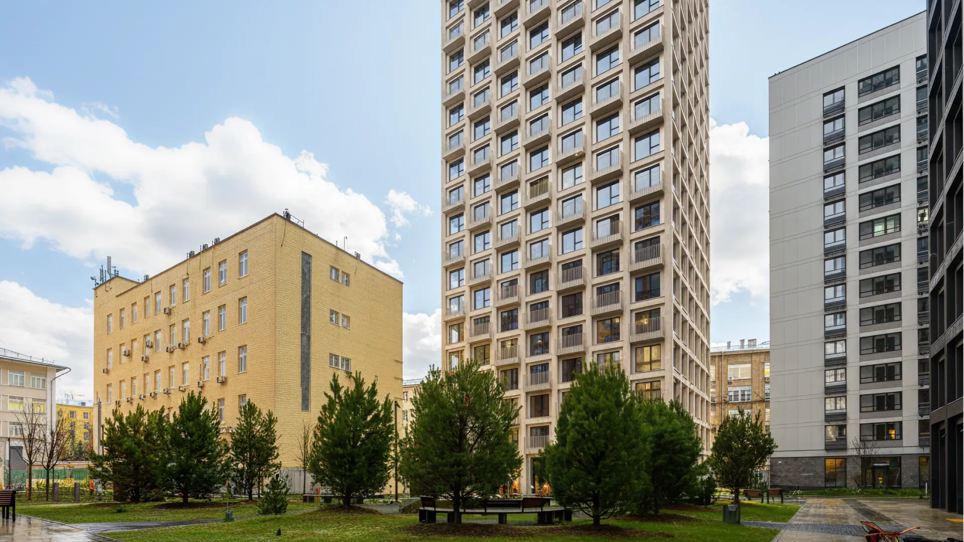 Левел Бауманская